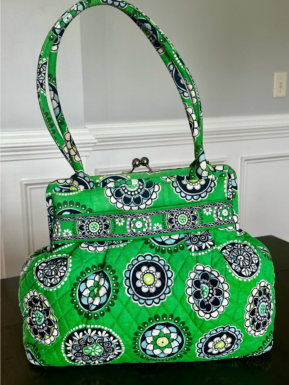Vera Bradley Eloise Cupcakes Green Kiss Lock Satchel Shoulder Bag Retired